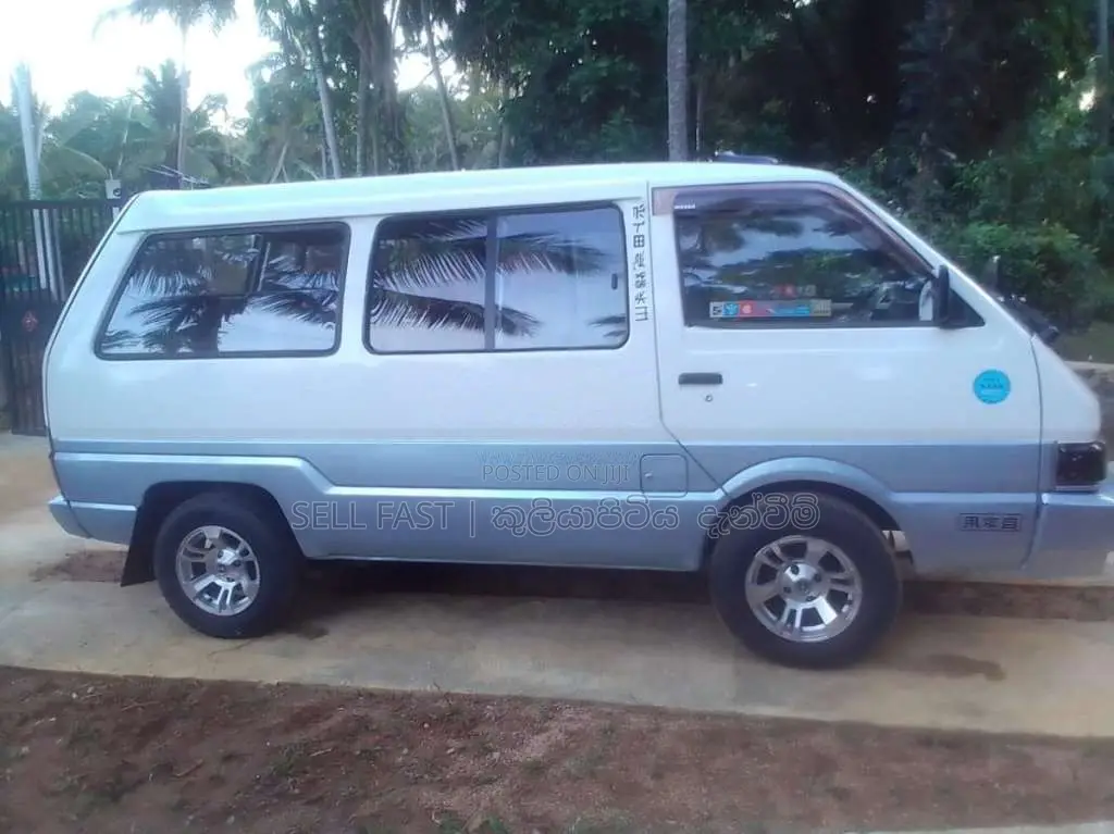 Nissan Largo 1990 Van (Used)