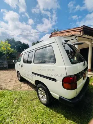 Toyota CR27 1994 Van (Used)