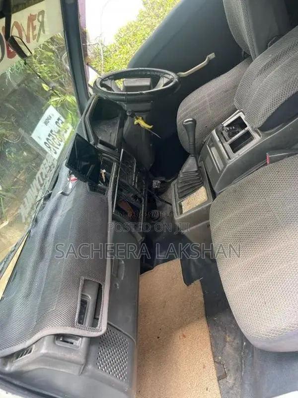 Mitsubishi Delica 1986 Van (Used)