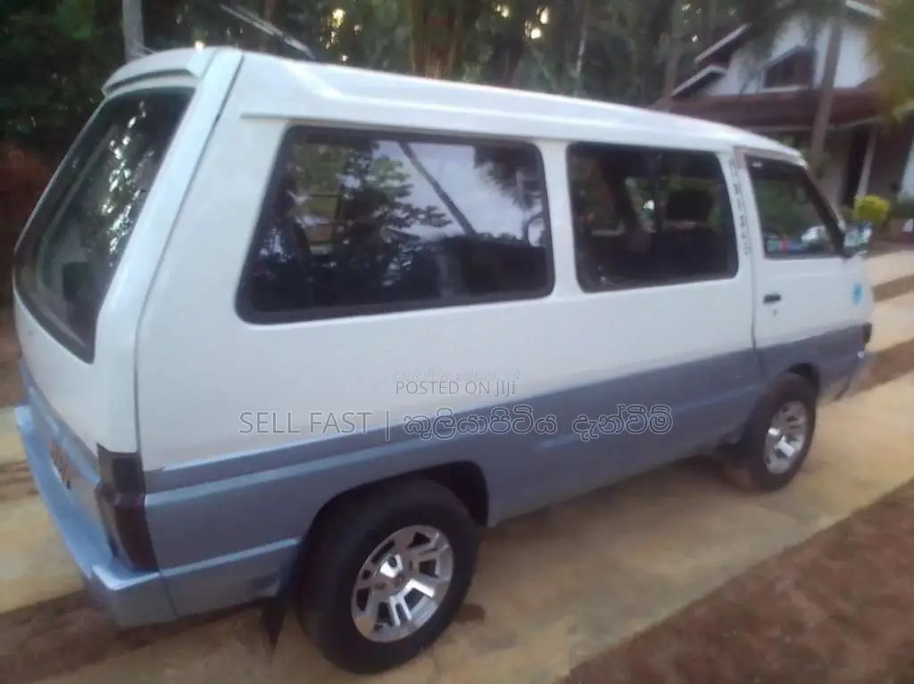 Nissan Largo 1990 Van (Used)