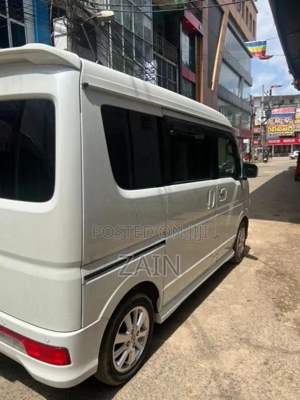 Nissan Clipper Nv100 Rio 2023 Van (Used)