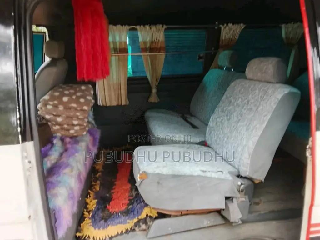 Mitsubishi Delica Closed 1982 Van (Used)