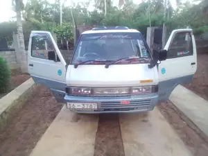 Nissan Largo 1990 Van (Used)