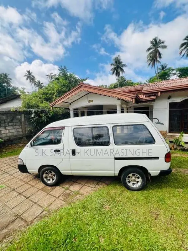 Toyota CR27 1994 Van (Used)