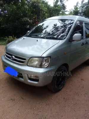 Toyota Noah 1998 Van (Used)