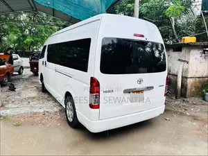 Toyota KDH 2012 Van (Used)