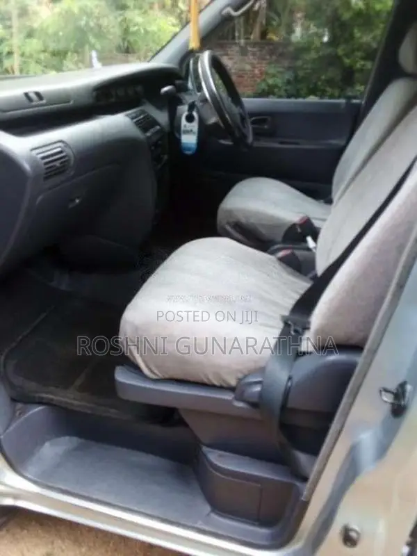 Toyota Noah 1998 Van (Used)