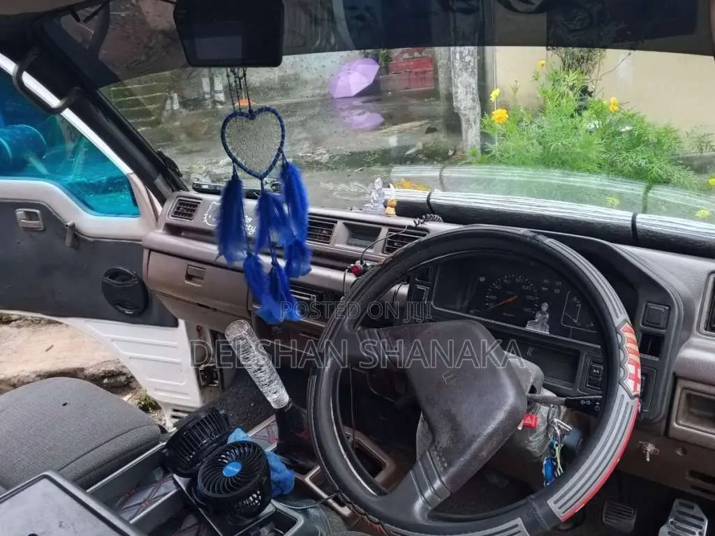 Isuzu Fargo 1993 Van (Used)