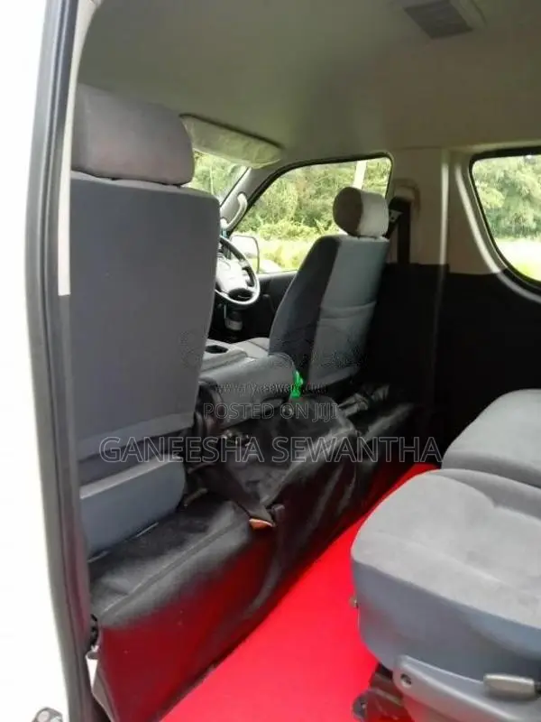 Toyota KDH 2012 Van (Used)