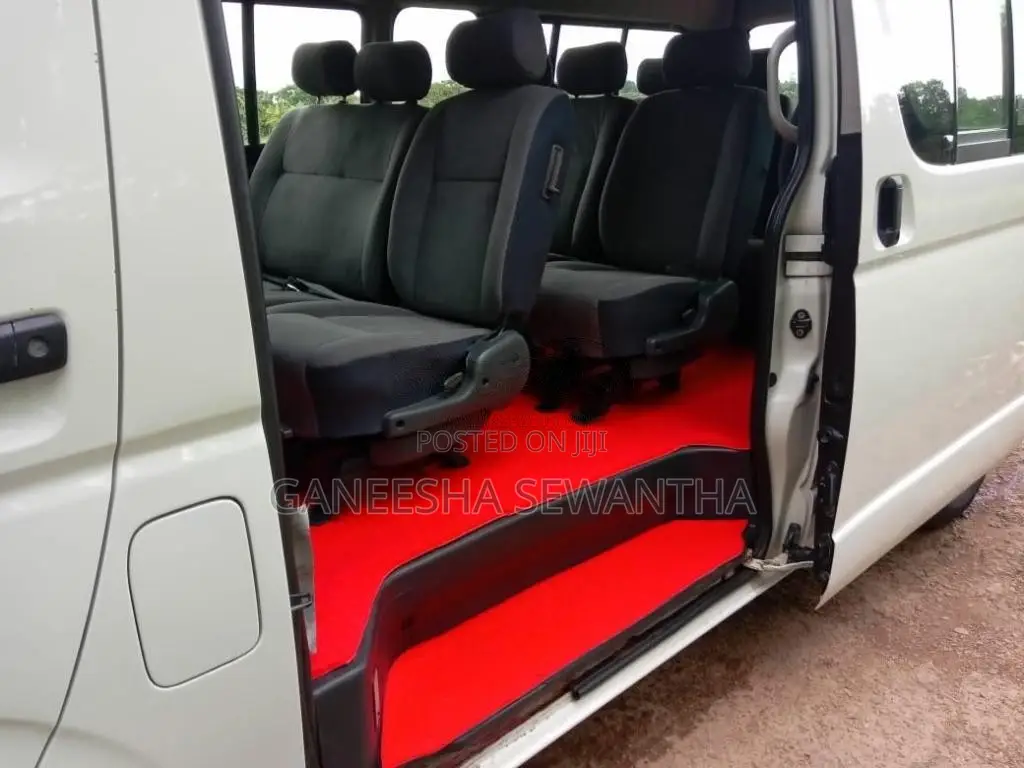 Toyota KDH 2012 Van (Used)