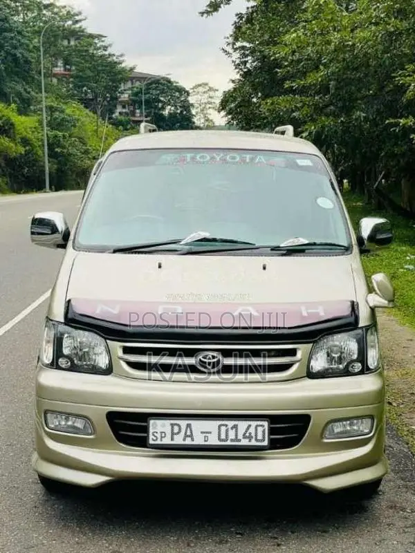 Toyota Noah Cr42 2000 Van (Used)