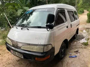 Toyota CR27 1993 Van (Used)