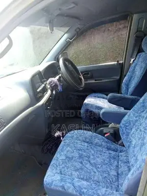 Toyota Noah Cr42 2000 Van (Used)