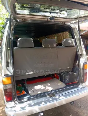 Toyota Hiace 1989 Van (Used)