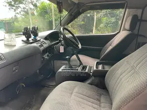 Toyota CR27 1993 Van (Used)