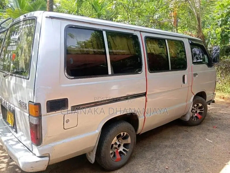 Toyota Hiace 1989 Van (Used)