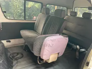 Toyota CR27 1993 Van (Used)