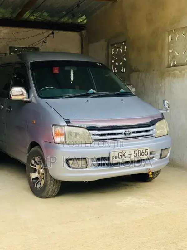 Toyota CR41 2000 Van (Used)