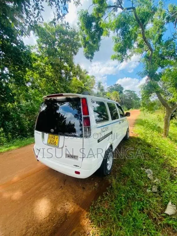 Toyota Noah KR42 3c Engine 1998 Van (Used)