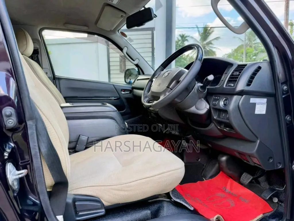 Toyota KDH 2015 Van (Used)