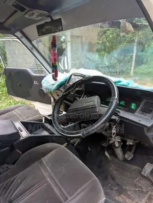 Toyota HIACE 1988 Van (Used)