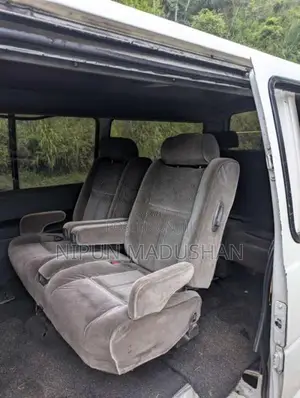 Toyota HIACE 1988 Van (Used)