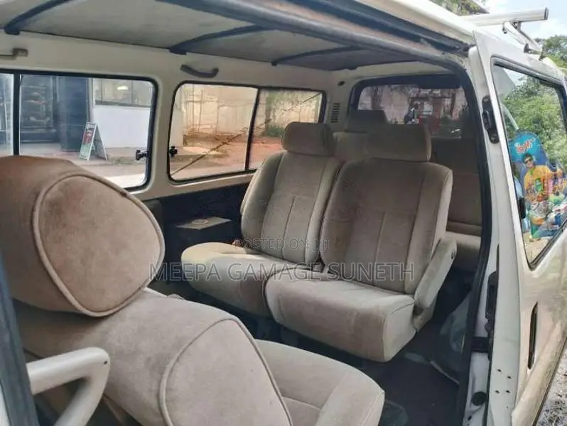 Toyota Dolphin 1991 Van (Used)