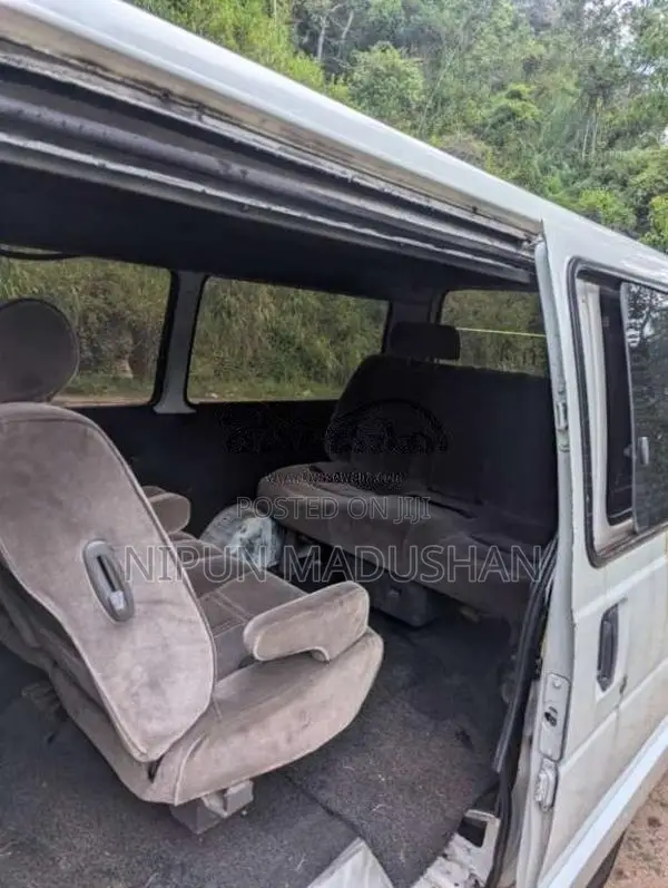 Toyota HIACE 1988 Van (Used)