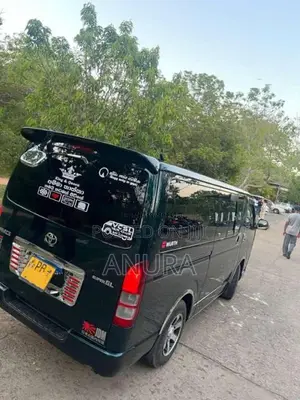 Toyota KDH 2006 Van (Used)