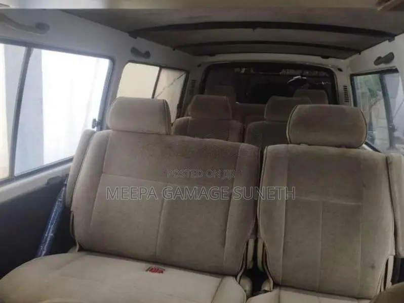 Toyota Dolphin 1991 Van (Used)