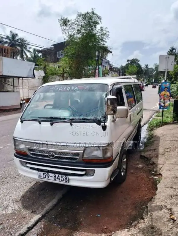 Toyota Dolphin 1991 Van (Used)