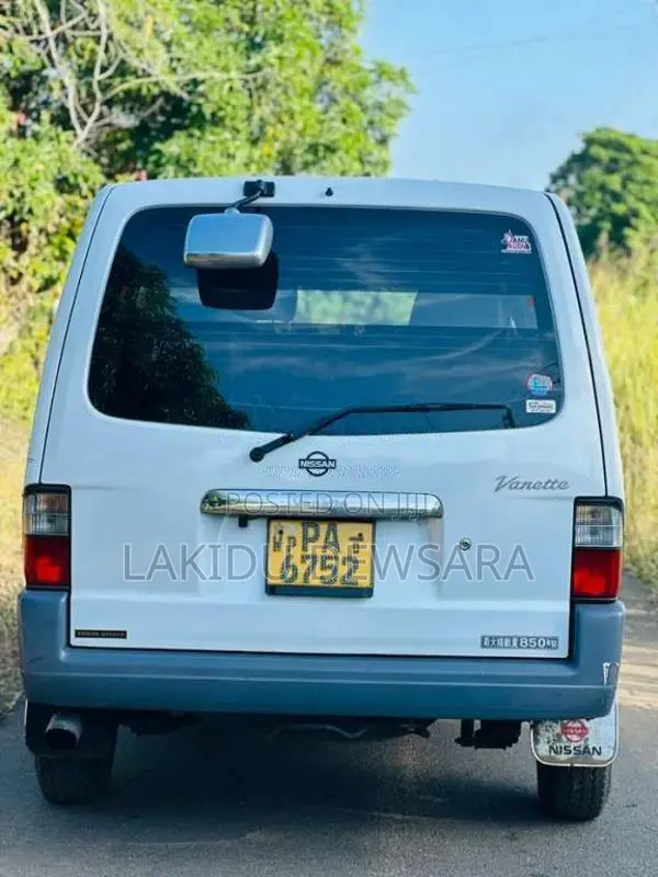 Nissan Vanette 2000 Van (Used)