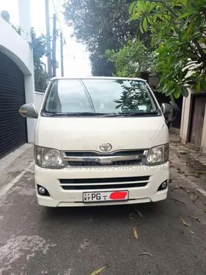 Toyota KDH 2012 Van (Used)