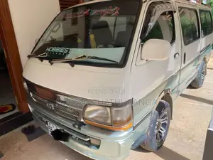 Toyota Dolphin 1994 Van (Used)