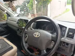 Toyota KDH 2012 Van (Used)