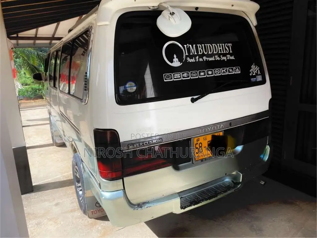 Toyota Dolphin 1994 Van (Used)