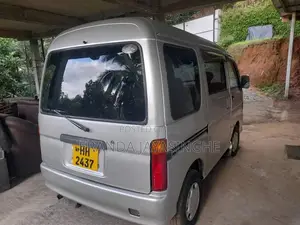 Daihatsu Hijet 2002 Van (Used)