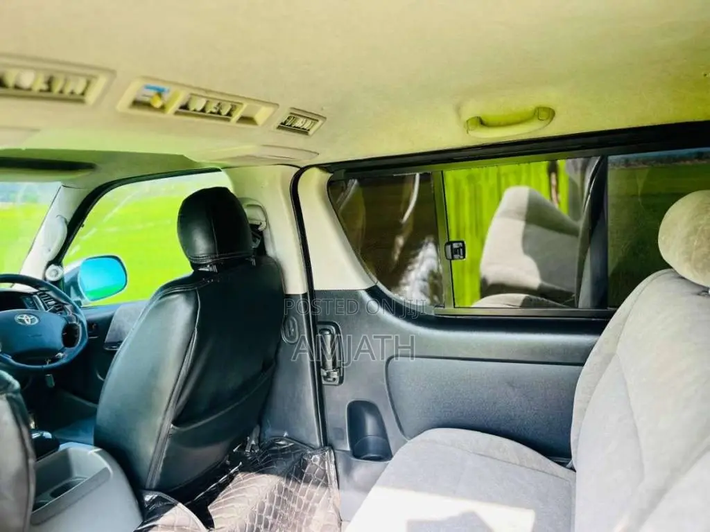 Toyota KDH 201SUPER GL UPDATE 2008 Van (Used)