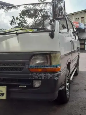 Toyota Dolphin 1989 Van (Used)