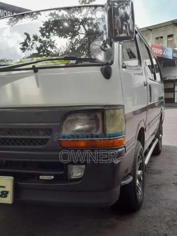 Toyota Dolphin 1989 Van (Used)