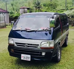 Toyota Dolphin 1990 Van (Used)