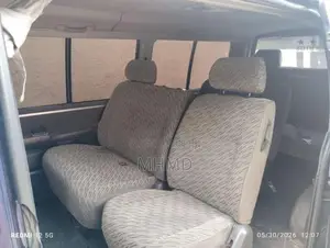 Toyota Dolphin 1990 Van (Used)