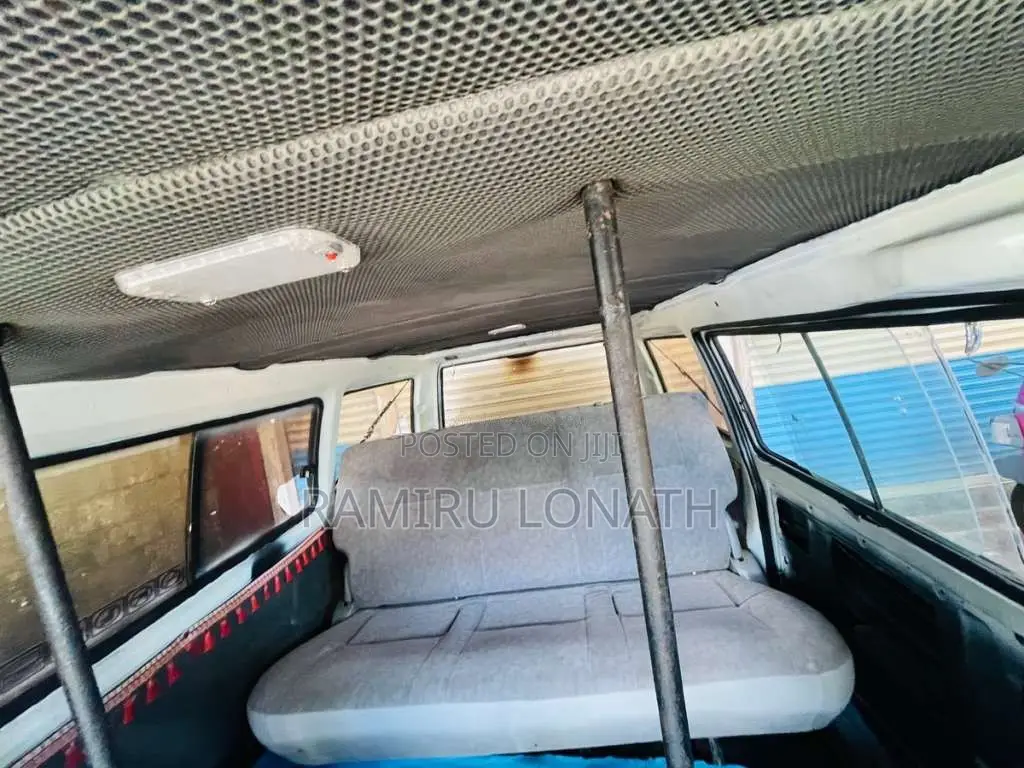 Mitsubishi L300 1984 Van (Used)