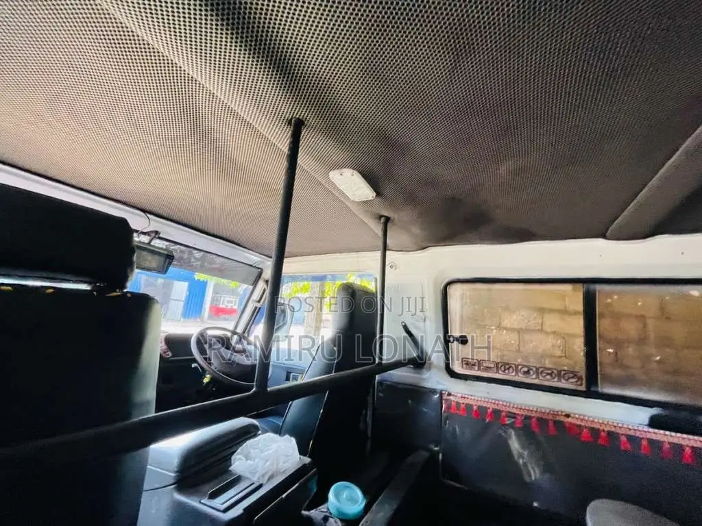 Mitsubishi L300 1984 Van (Used)