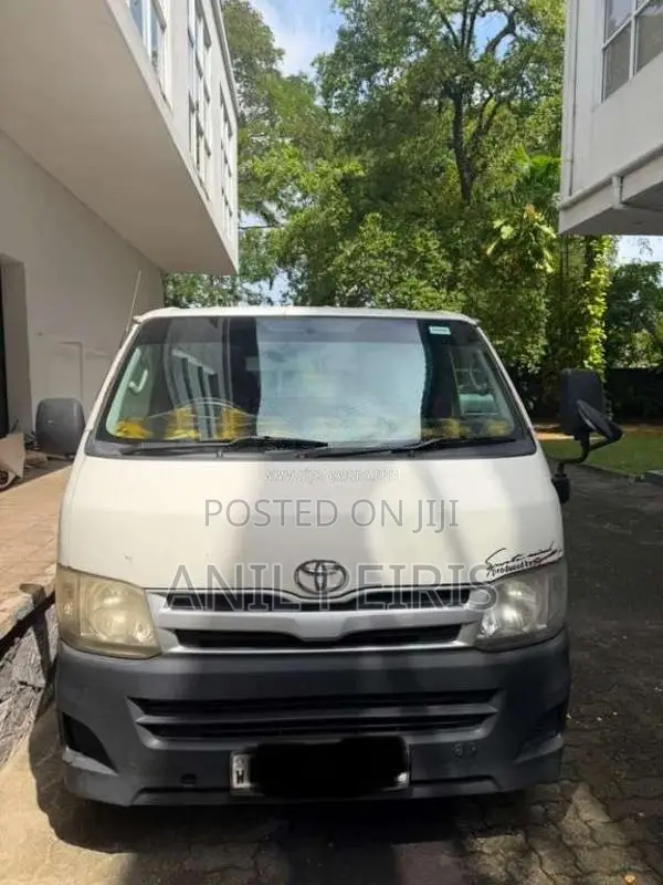 Toyota KDH 2012 Van (Used)
