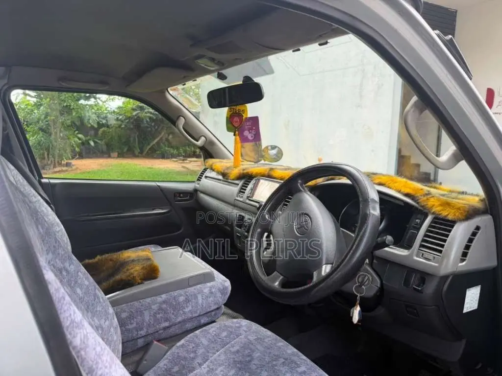 Toyota KDH 2006 Van (Used)