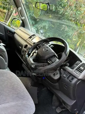 Toyota KDH 2006 Van (Used)