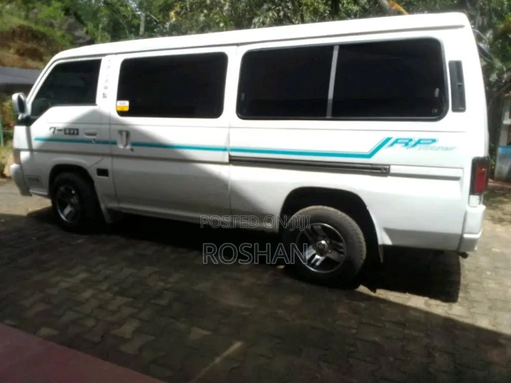 Nissan Caravan 2000 Van (Used)