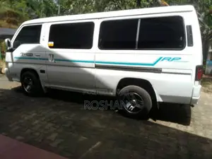 Nissan Caravan 2000 Van (Used)