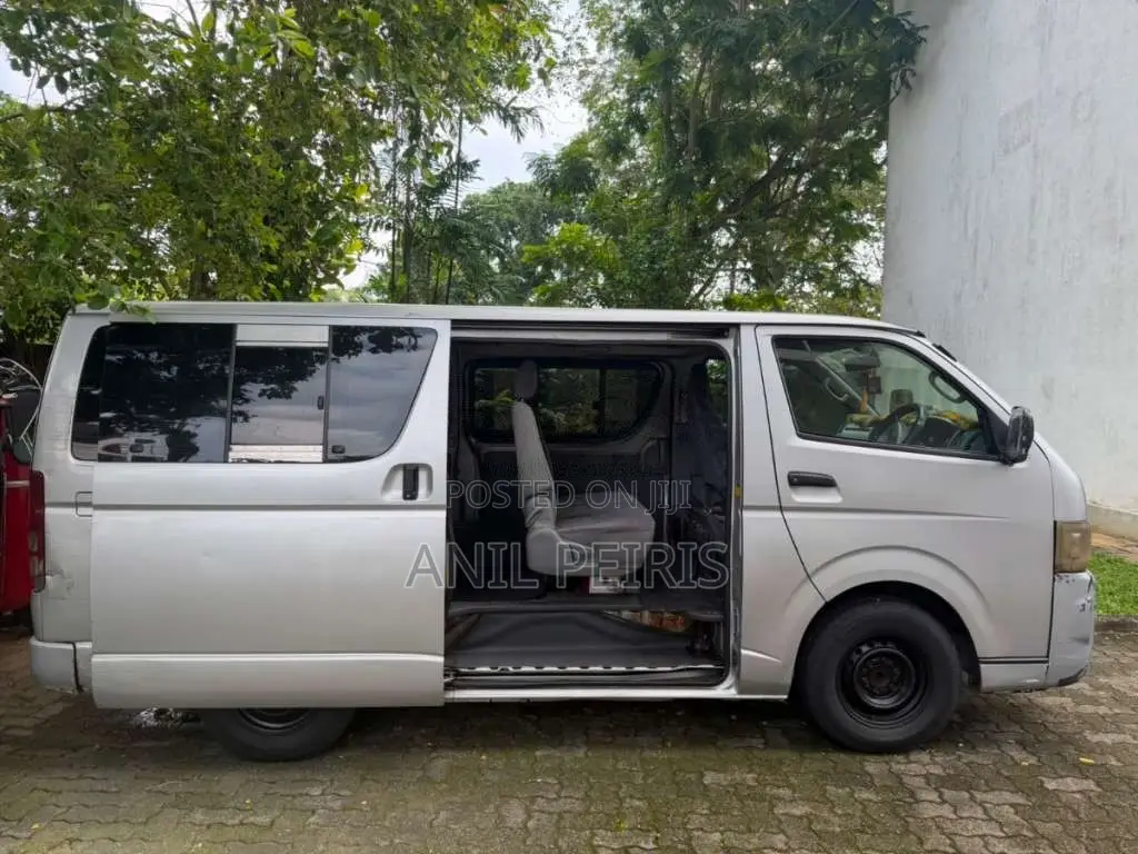 Toyota KDH 2006 Van (Used)